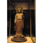 東京会場の会場風景。
国宝≪吉祥天立像≫（平安時代、1078年）。
（©I.HOSOKAWA）